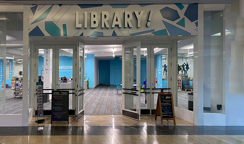 Discoveries: The Library at the Mall image