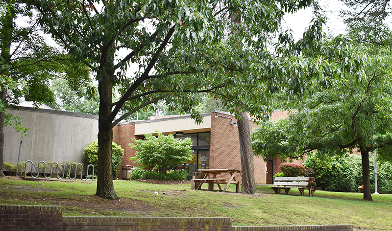 Severna Park branch exterior