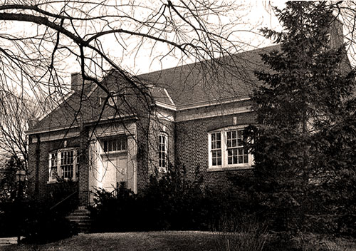 Black and white image of Kuethe Library